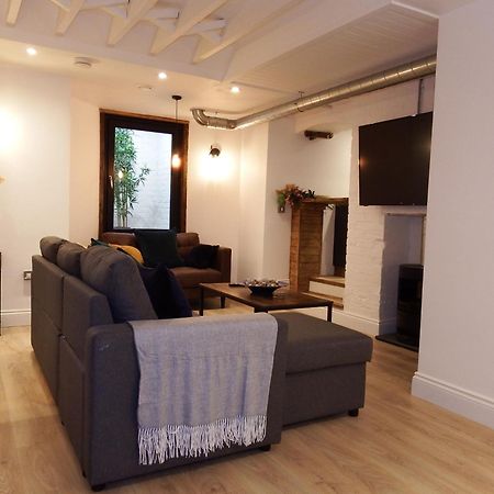 בורנמות' Newly Renovated Stunning Warehouse Apartment מראה חיצוני תמונה
