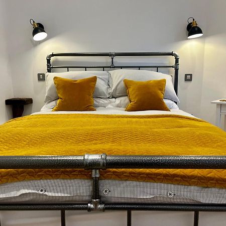 בורנמות' Newly Renovated Stunning Warehouse Apartment מראה חיצוני תמונה