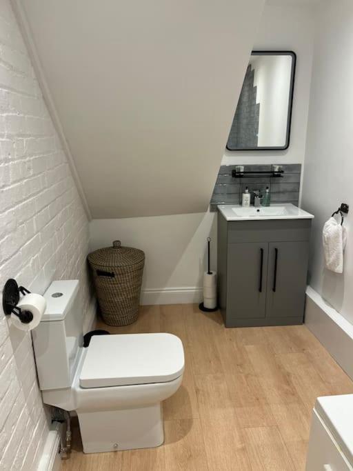 בורנמות' Newly Renovated Stunning Warehouse Apartment מראה חיצוני תמונה