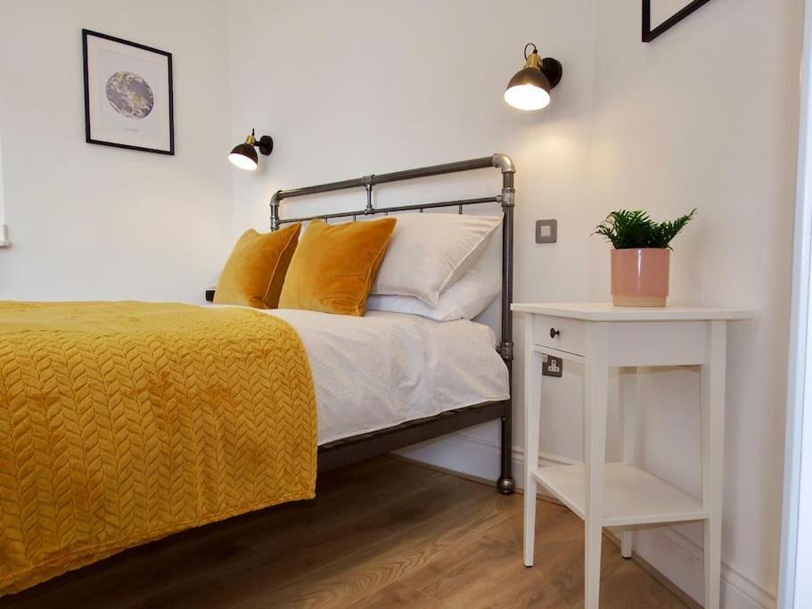 בורנמות' Newly Renovated Stunning Warehouse Apartment מראה חיצוני תמונה