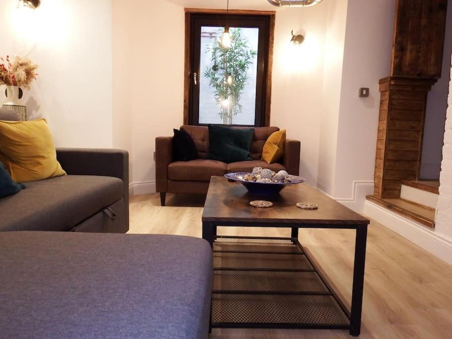 בורנמות' Newly Renovated Stunning Warehouse Apartment מראה חיצוני תמונה