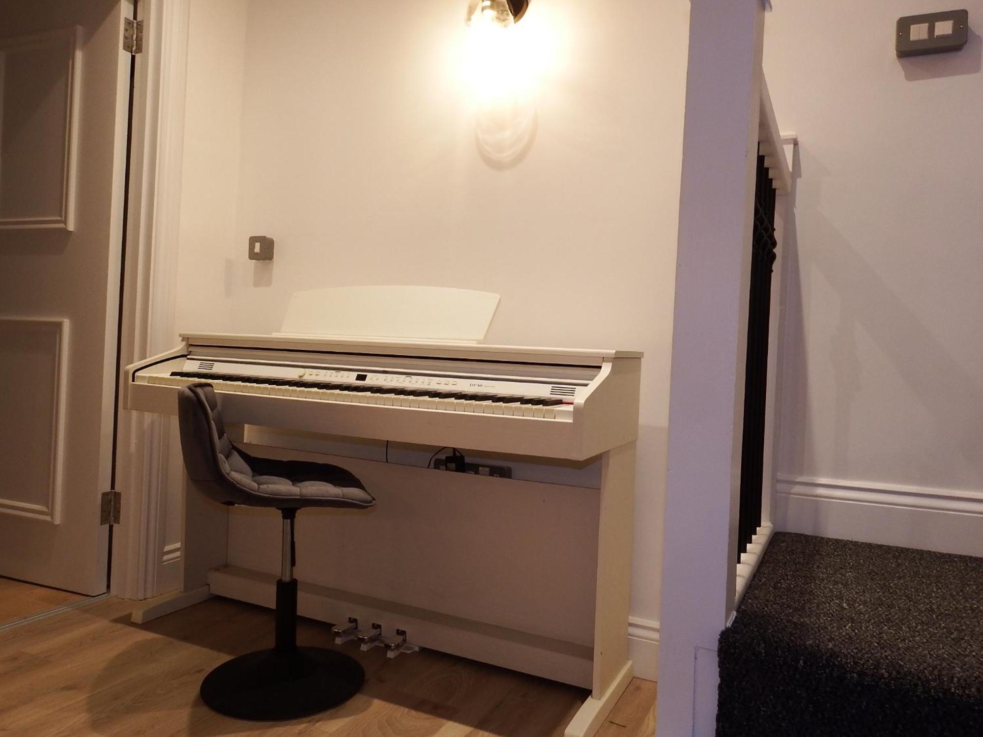 בורנמות' Newly Renovated Stunning Warehouse Apartment מראה חיצוני תמונה