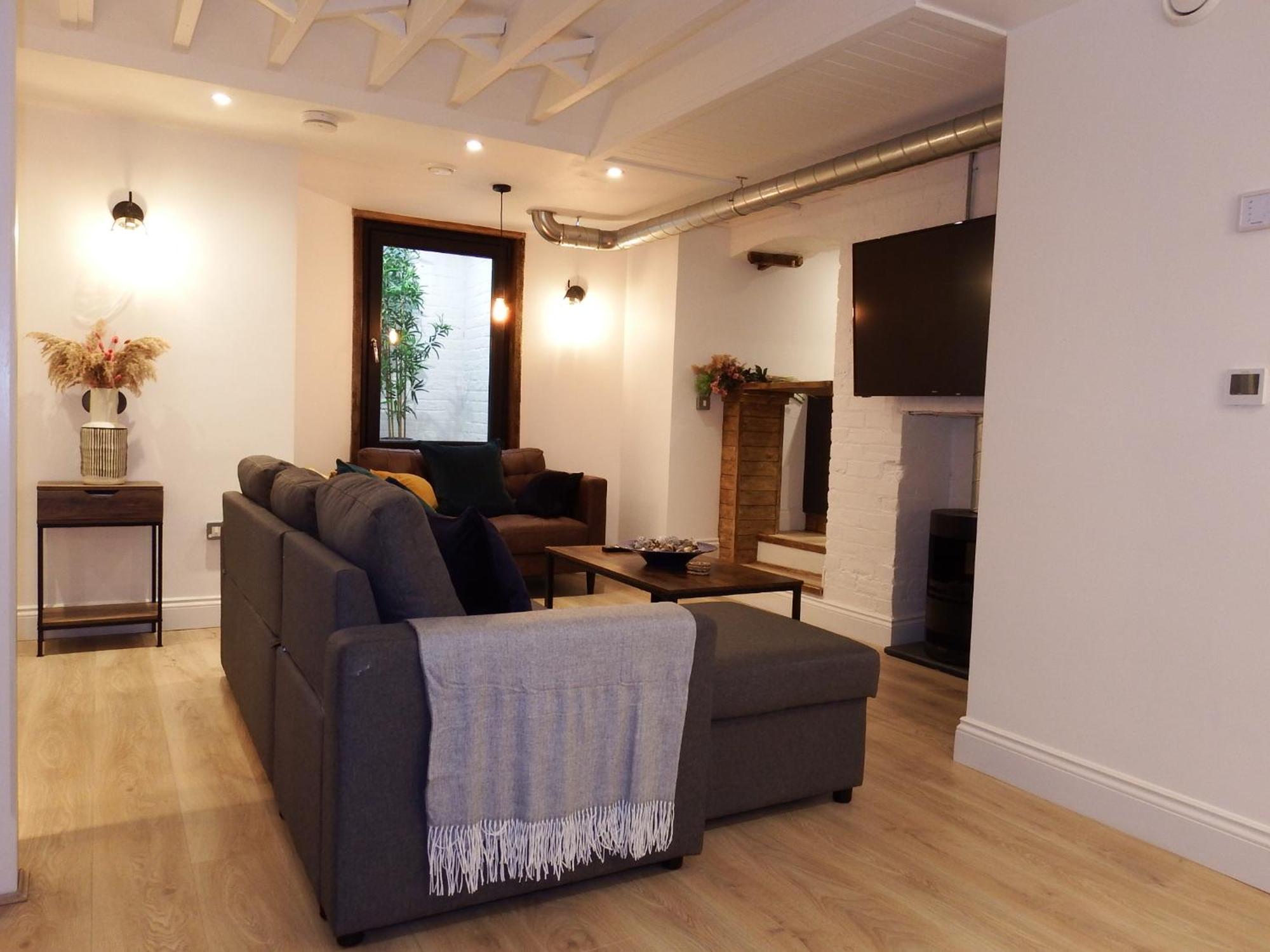 בורנמות' Newly Renovated Stunning Warehouse Apartment מראה חיצוני תמונה