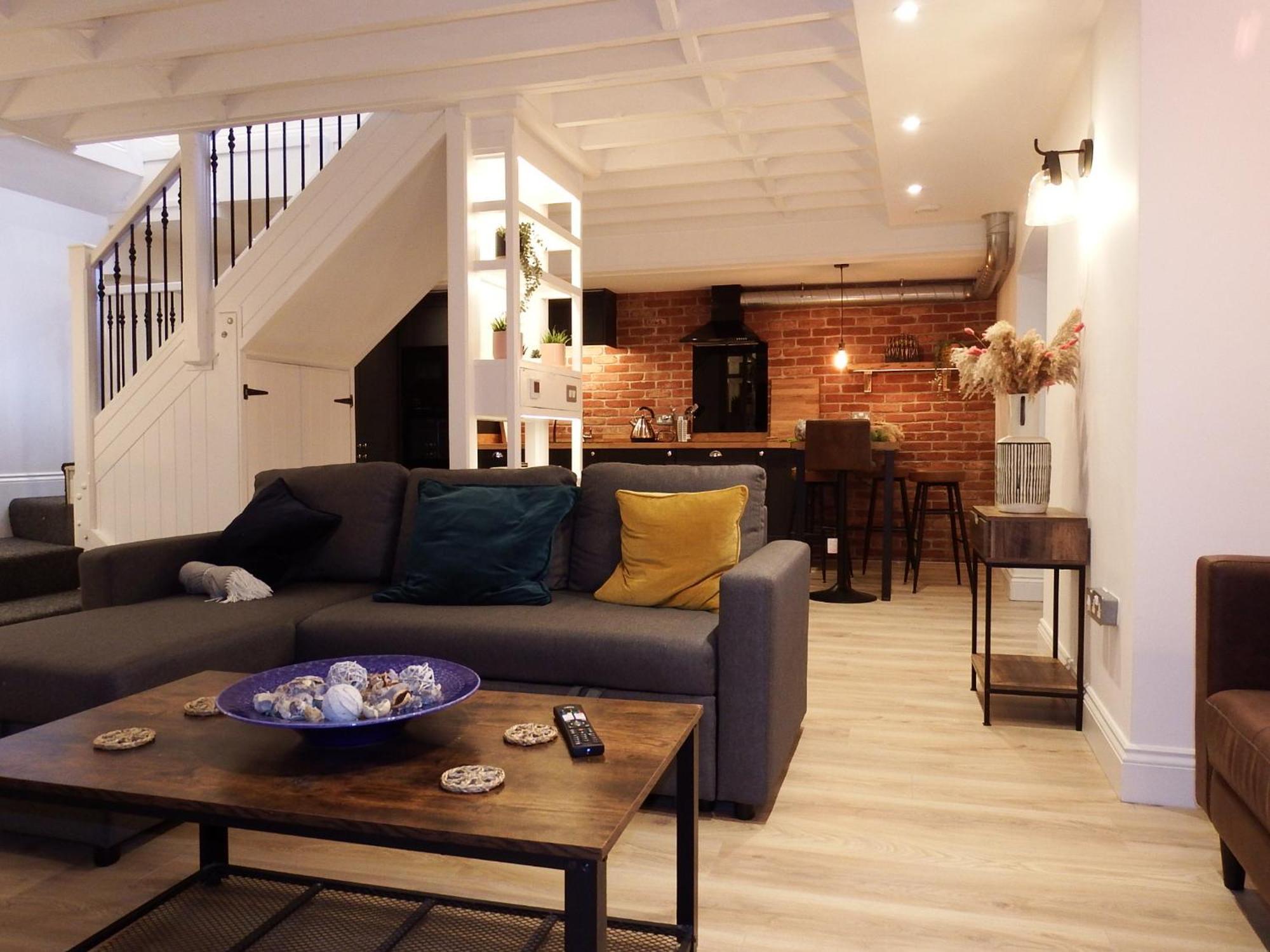 בורנמות' Newly Renovated Stunning Warehouse Apartment מראה חיצוני תמונה