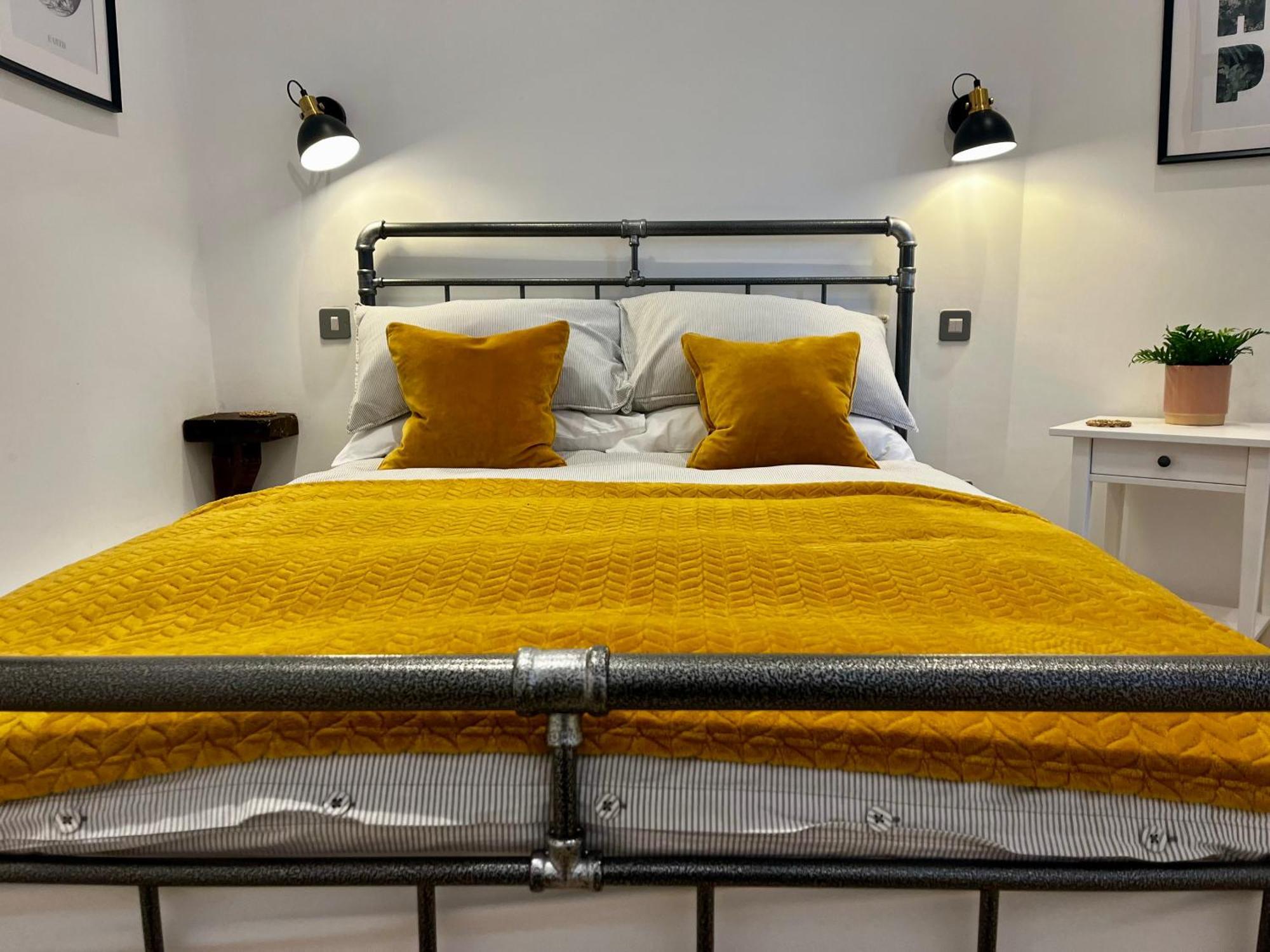 בורנמות' Newly Renovated Stunning Warehouse Apartment מראה חיצוני תמונה